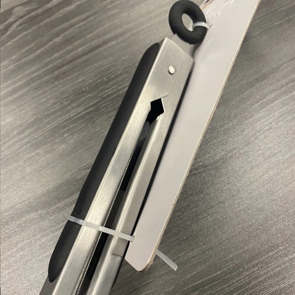 Disney Star Wars Mandalorian Heat Resistant Silicone Tongs Cookware Bakeware NEW - Picture 9 of 11